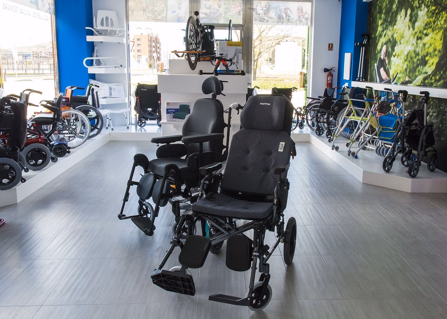 ¿Cómo llegar en coche de alquiler o autobús a Burgos Centro?