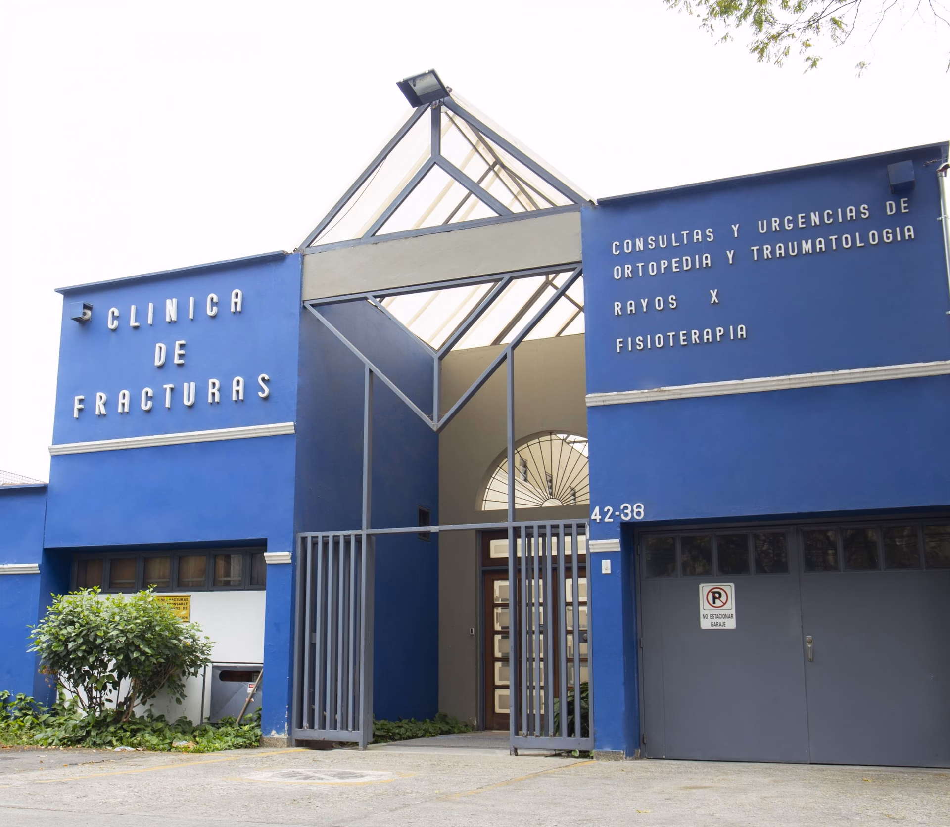 ¿Dónde se encuentra el centro de Ortopedia y fracturas?