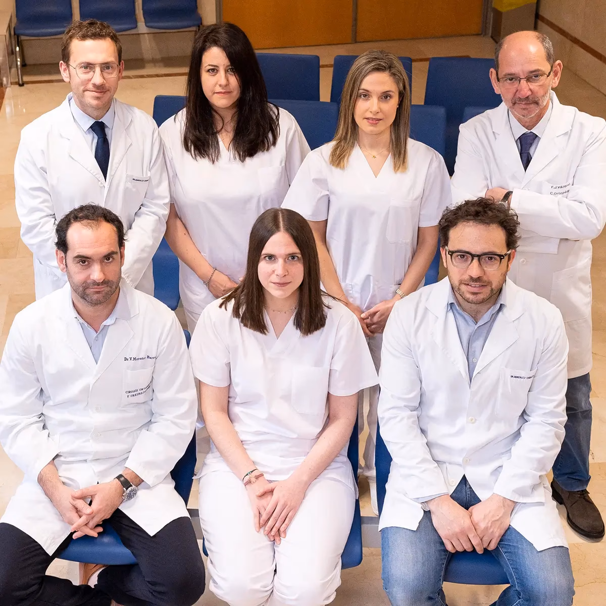 ¿Cuál es la dirección de la Clínica Coruña?