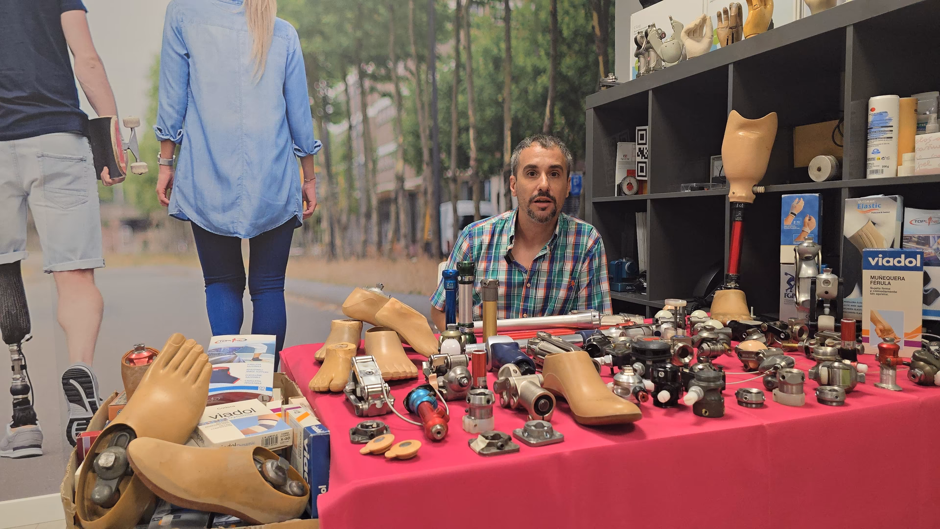 ¿Dónde se encuentra el Colegio Oficial de Médicos de Zaragoza?