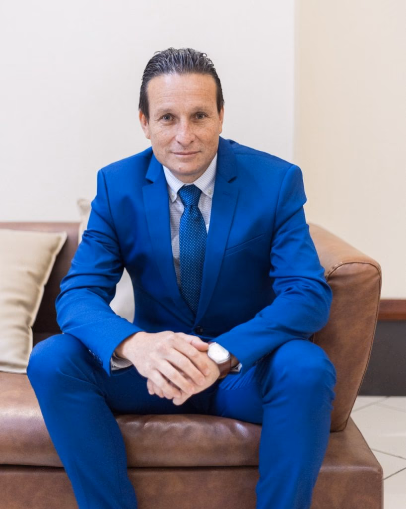 ¿Cuál es el trato de Esteban?