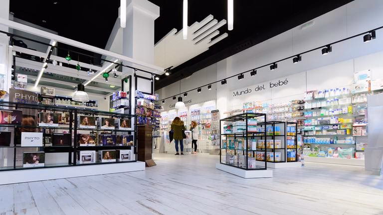 ¿Dónde se imparten estudios superiores de Farmacia en Albacete?