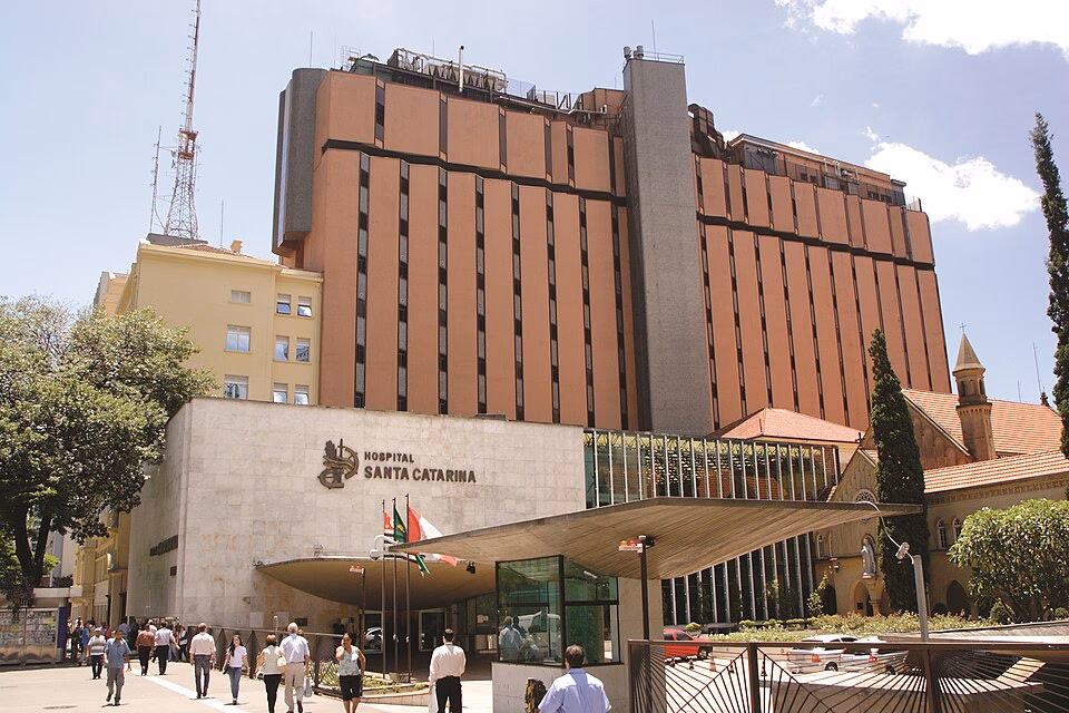 Como o Hospital Santa Catarina busca perpetuar o legado de sua fundadora?