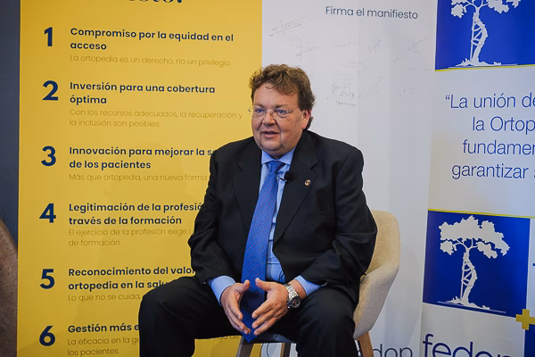 ¿Cuáles son los requisitos para estudiar ortopedia?