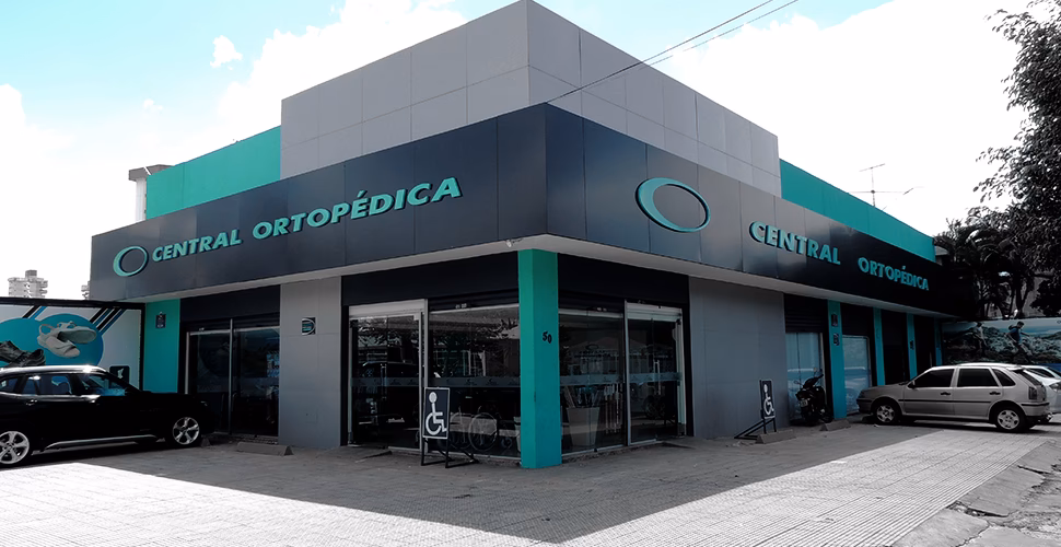 O que a central ortopédica oferece há mais de 40 anos?