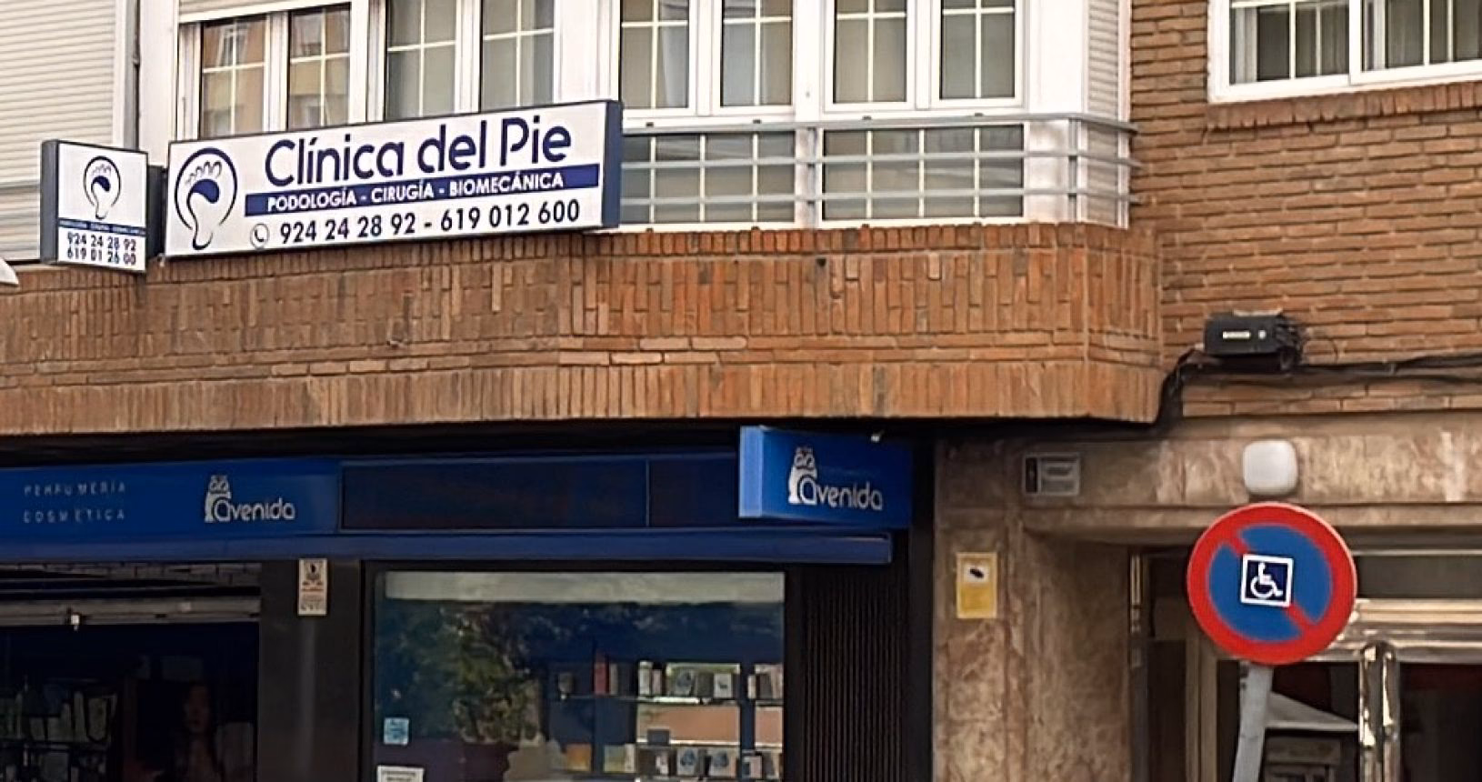 ¿Cuáles son los horarios del centro médico en Badajoz?