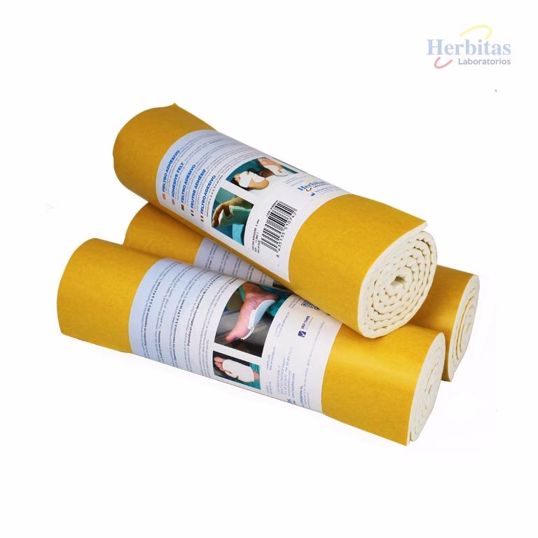 ¿Cómo se usa el fieltro adhesivo para descarga en durezas plantares?