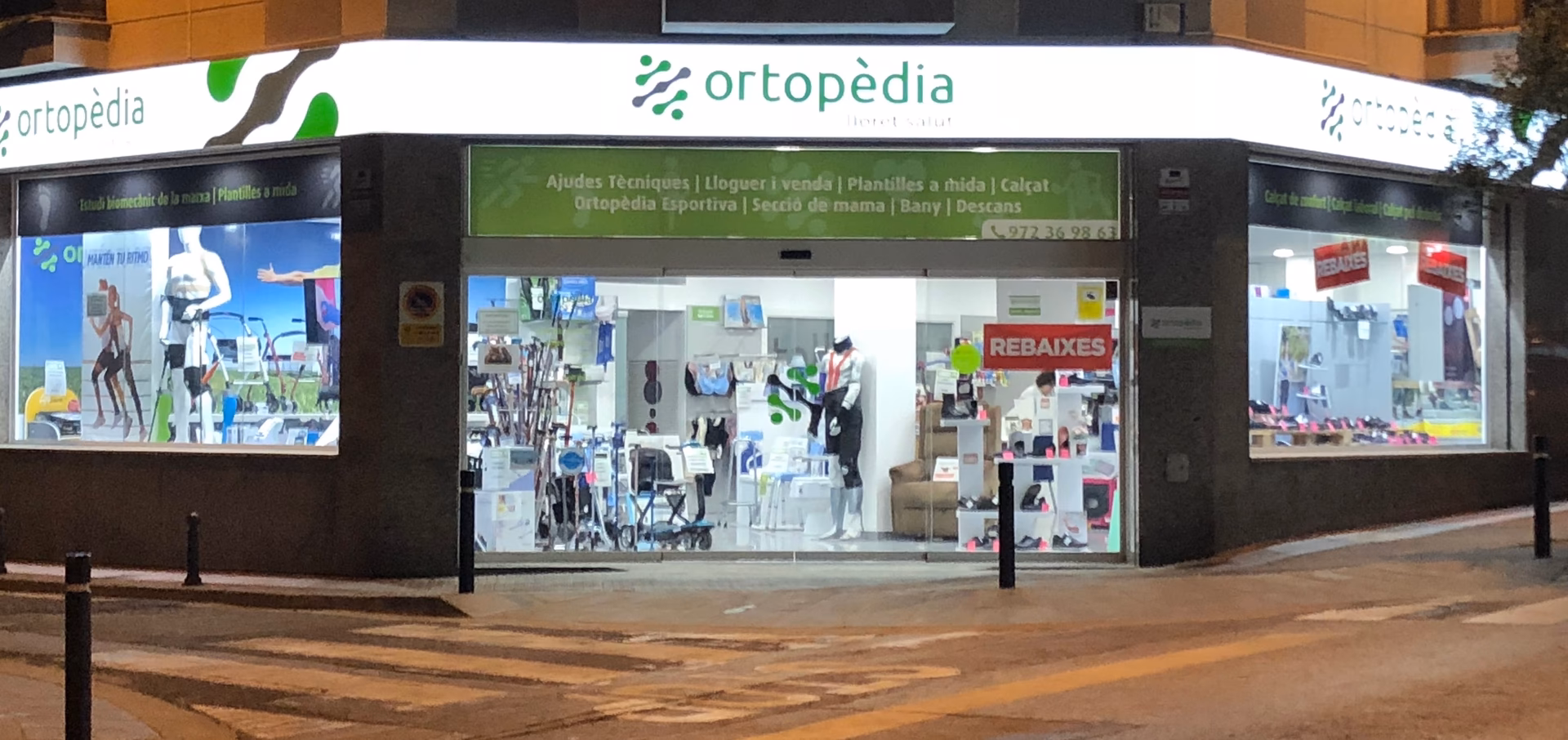 ¿Qué servicios ofrece farmacia Montserrat tallada en Lloret de mar?