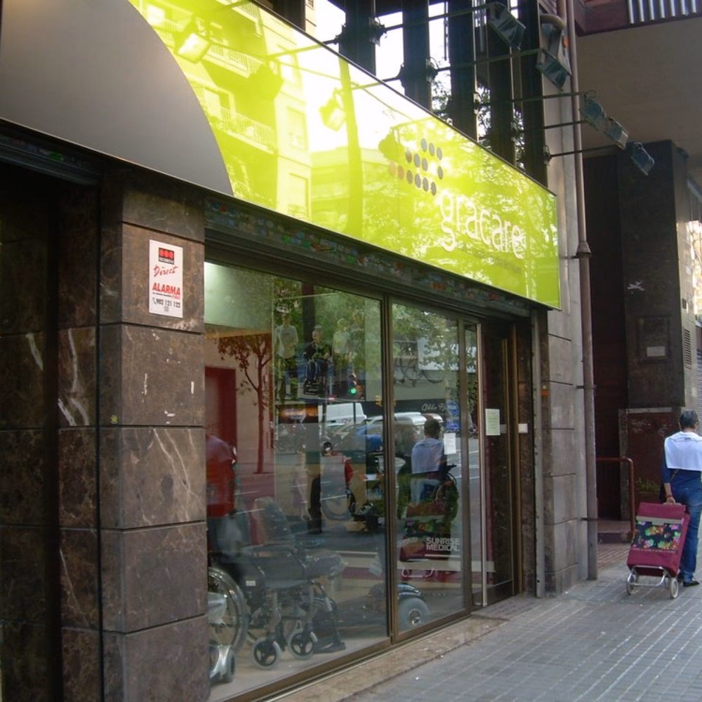 ¿Cuál es la dirección de la Avenida de Ramón y Cajal en Tarragona?