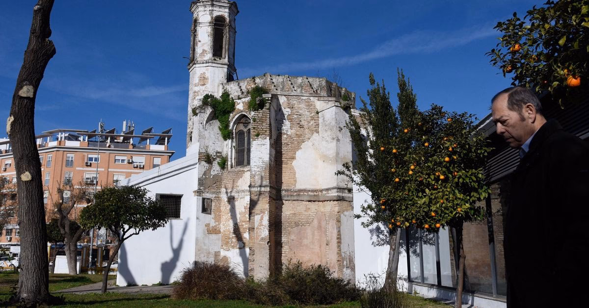 ¿Quién fundó el Hospital de San Lázaro?