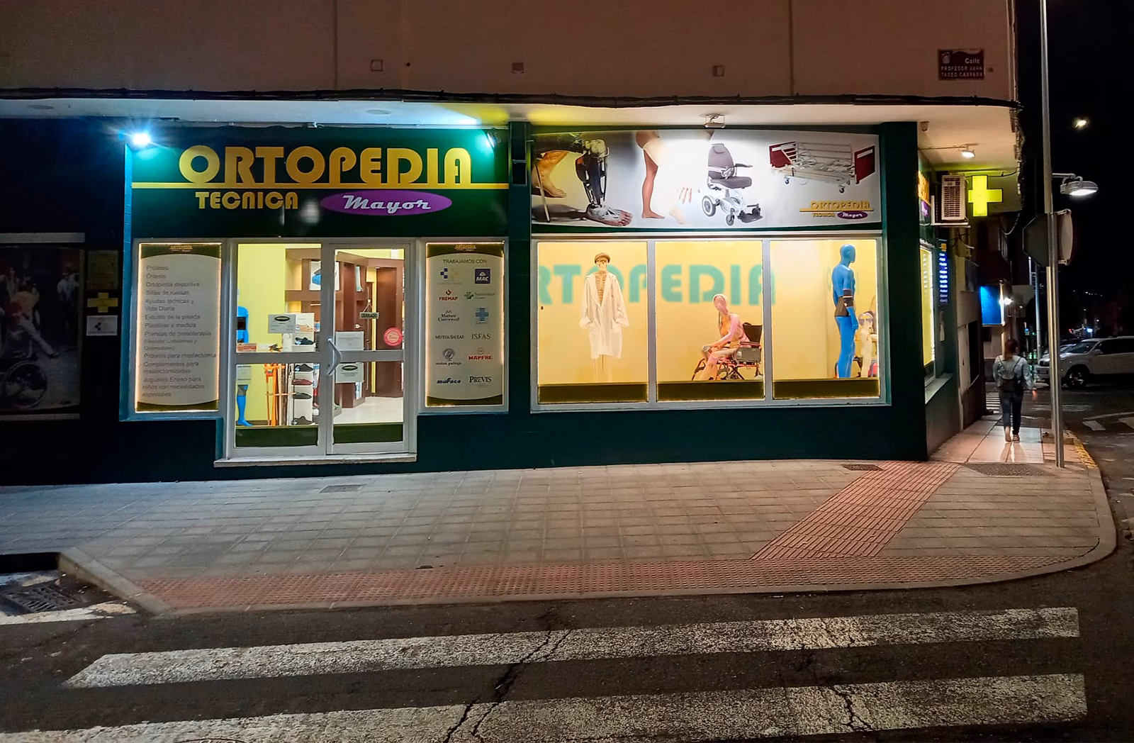 ¿Qué especialidades ofrece Centro Medico Lanzarote en Arrecife?