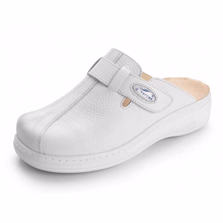 ¿Cuáles son las características de los zuecos y zapatos sanitarios?